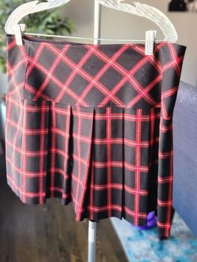 Trina Turk Black & Red Plaid Pleated Mini Skirt